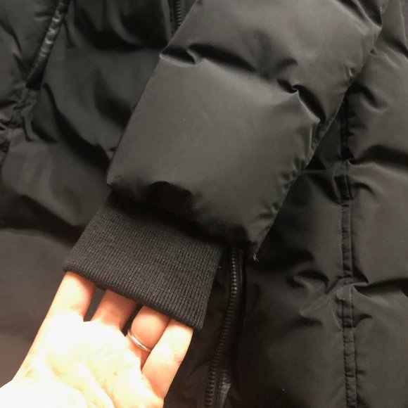 SOLD on Macari Mackage Kay Coat w/ Signature Natural Fur Collar - Picture 13 of 16